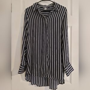 H&M long sleeve shear fabric collared shirt